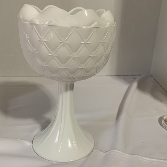 Milk Glass Indiana /footstool bowl - Picture 2 of 6